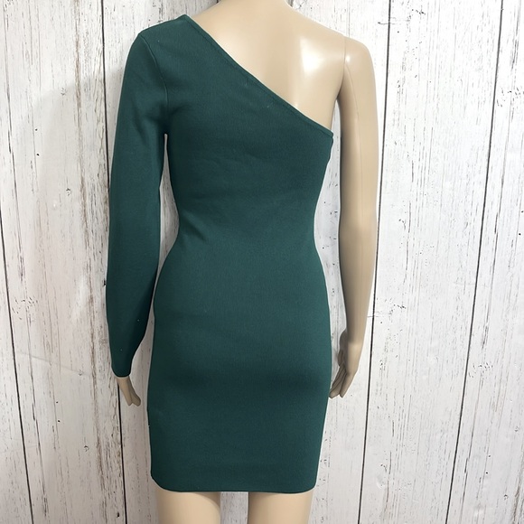 Better Be Emerald Green Sweater Dress
One shoulder Key hold bust Size large - Picture 3 of 6